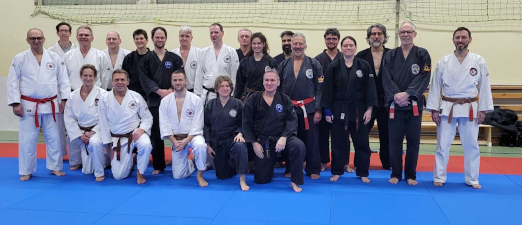 Gruppenbild vom Dan-Lehrgang